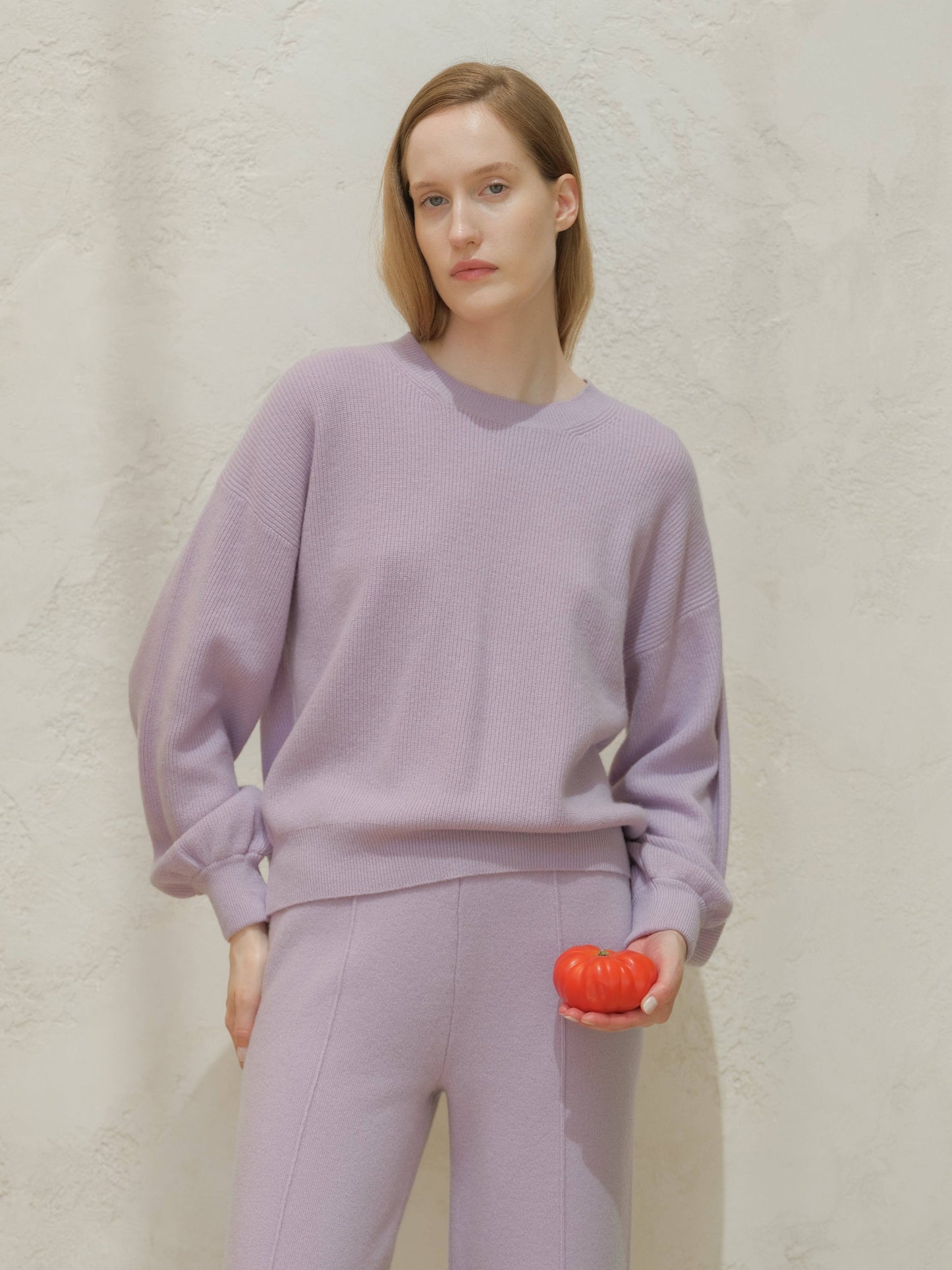 Maglione girocollo a costine in misto cashmere con maniche a palloncino