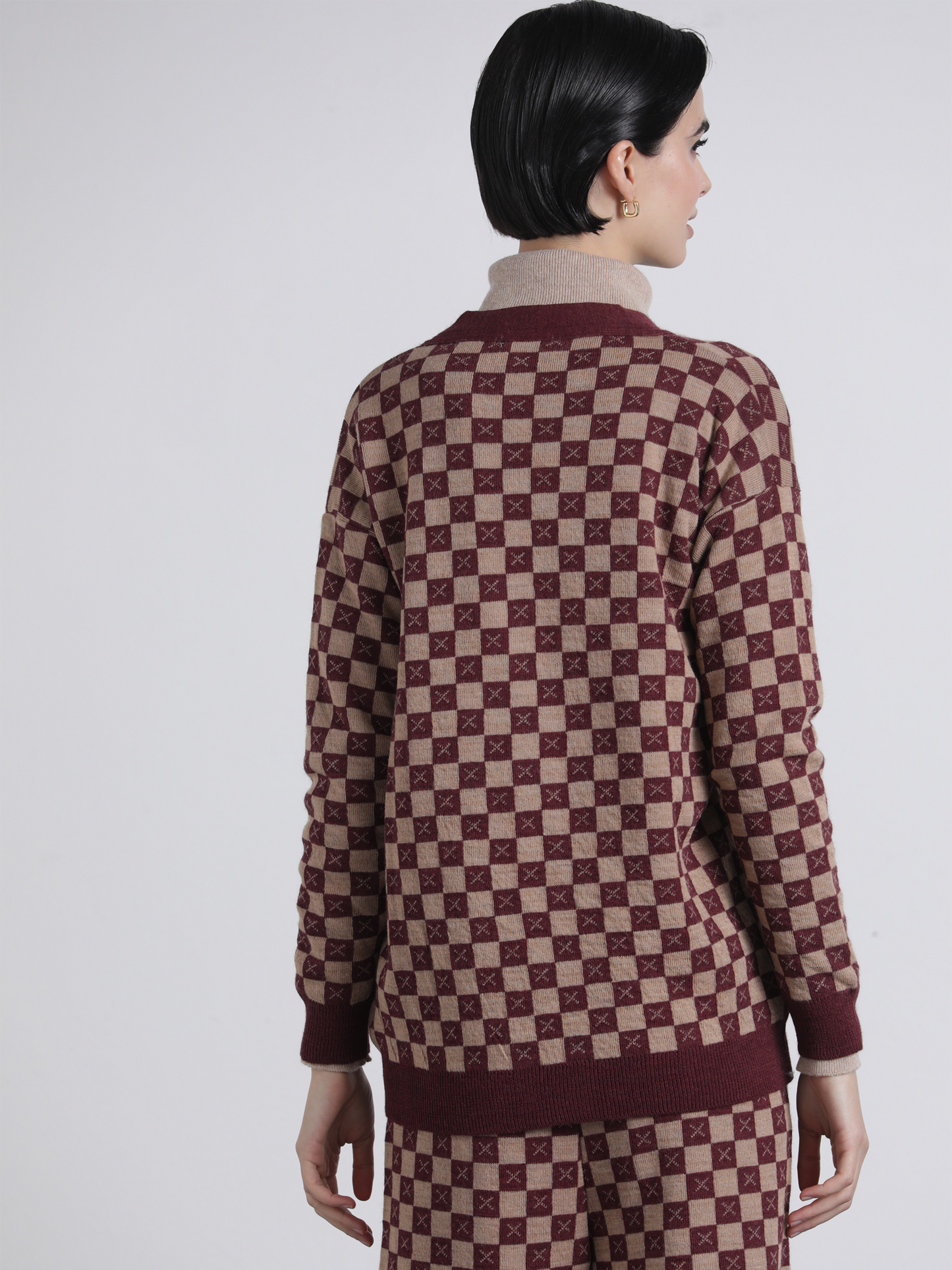 Cardigan jacquard bicolore con scollo a V