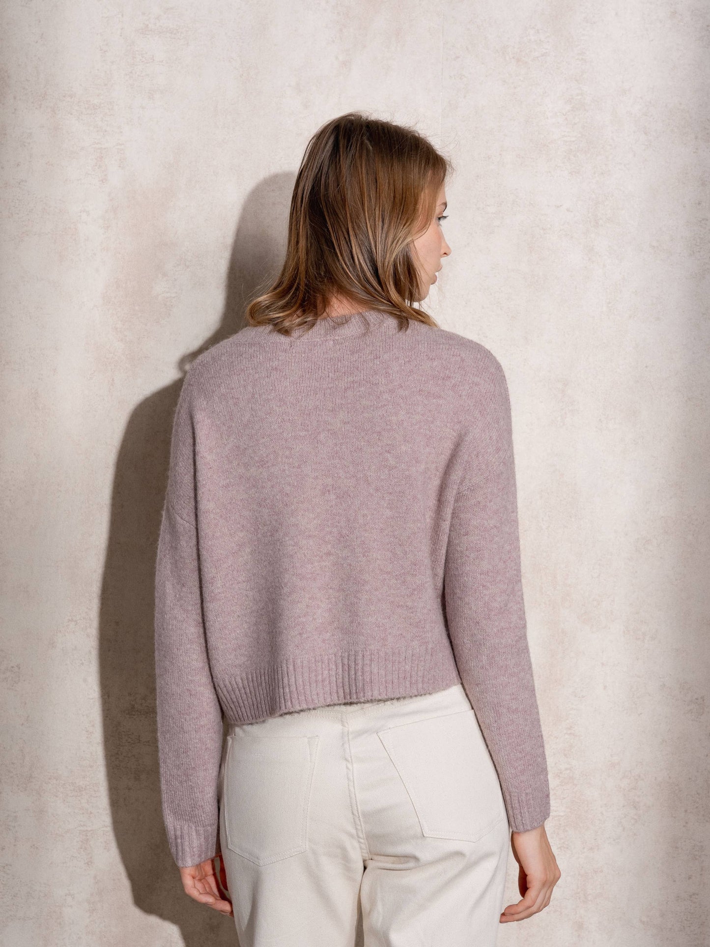 Maglia girocollo cropped in maglia morbida