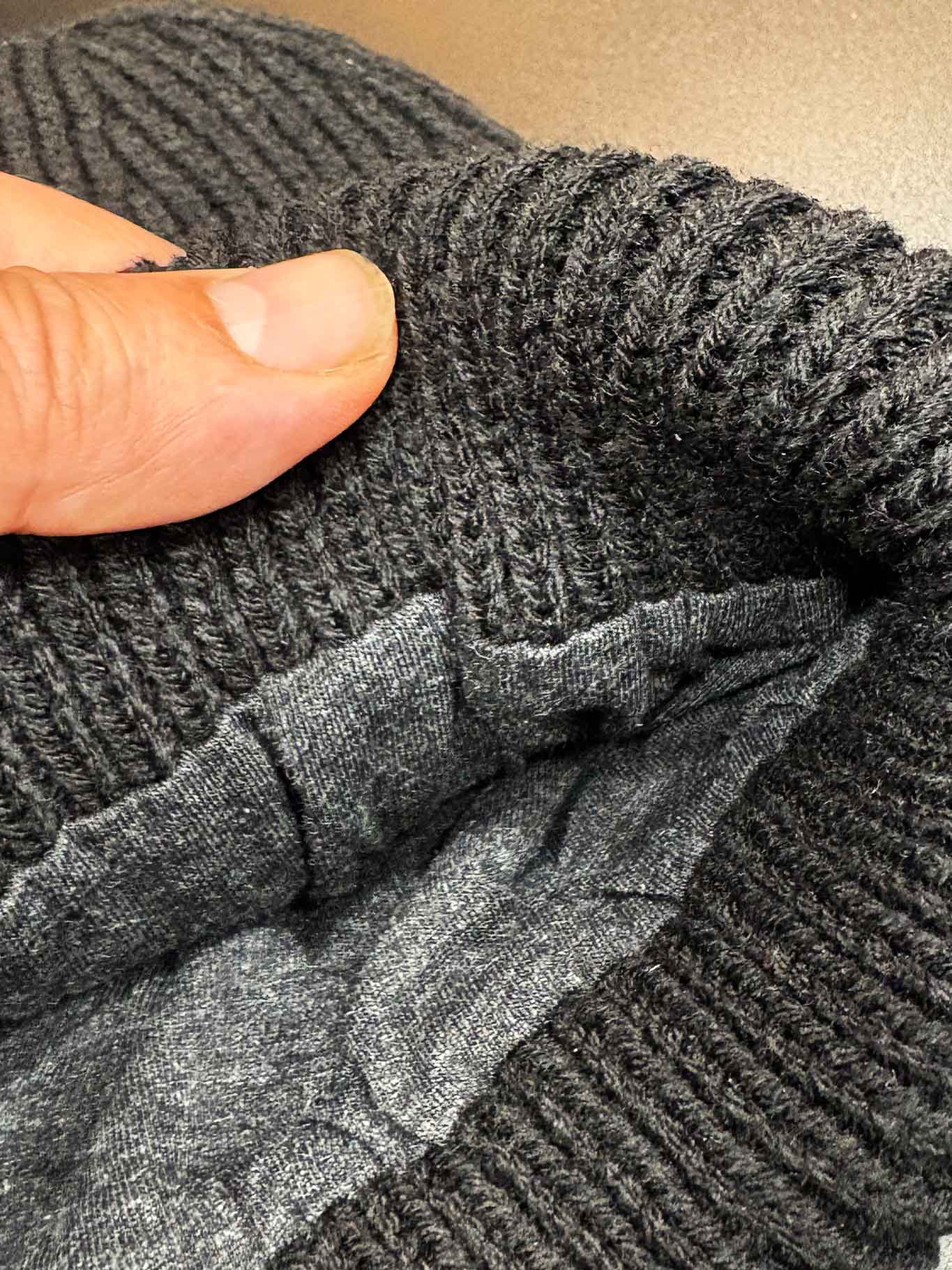 Cappello beanie traspirante antivento a coste