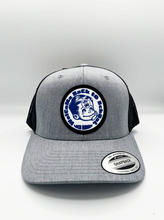 Cappello trucker Welcome Back con patch