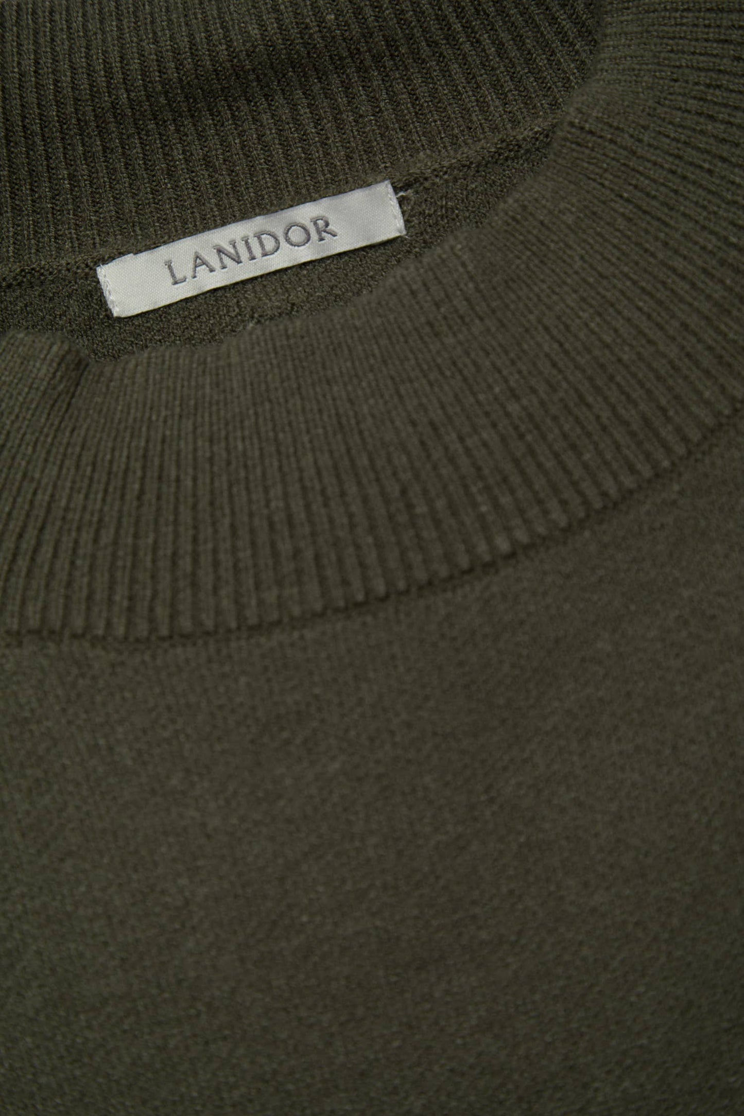 Maglione in maglia verde oliva con scollo tondo