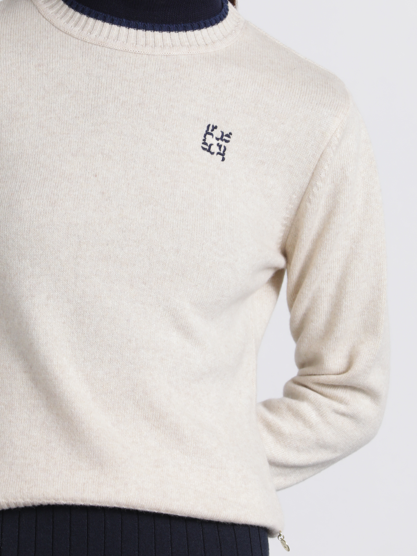 Maglione in lana e cashmere con logo ricamato