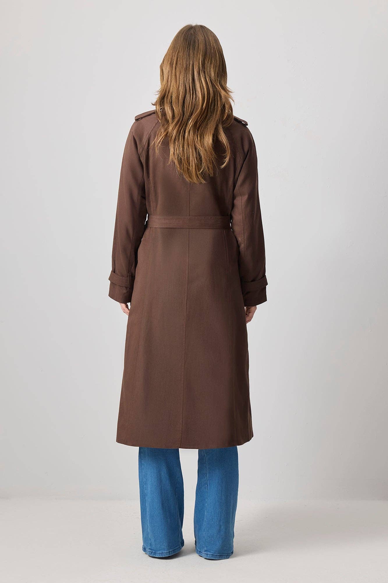 Trench in cotone con cintura e bottoni oro