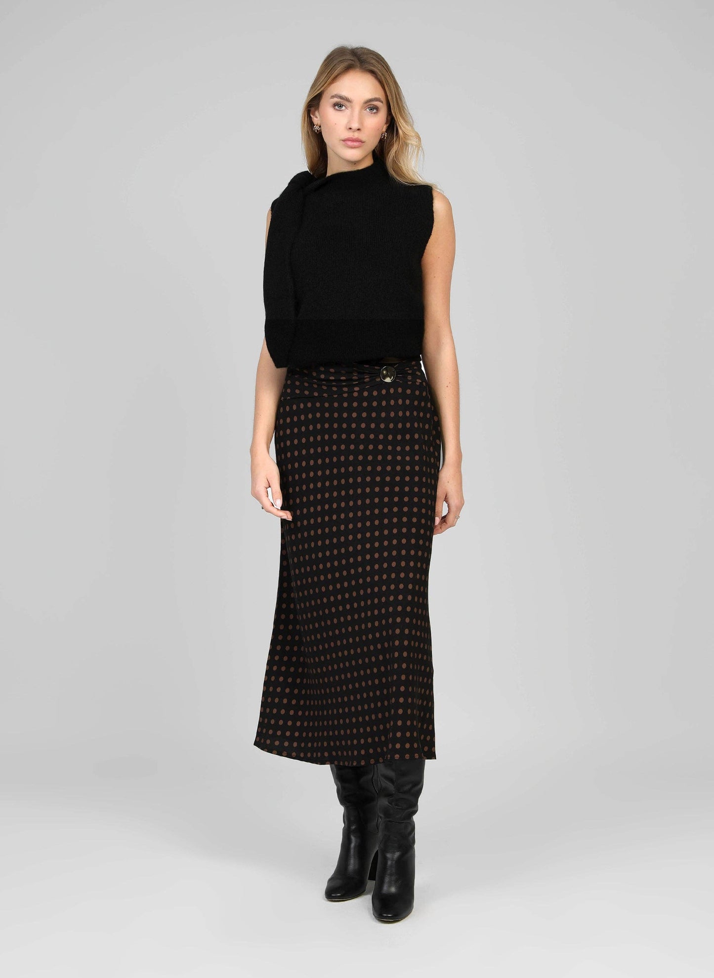 Gonna lunga a pois marrone e nero con bottoni dorati