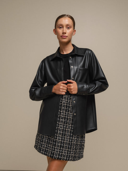Camicia oversize in ecopelle nera da donna