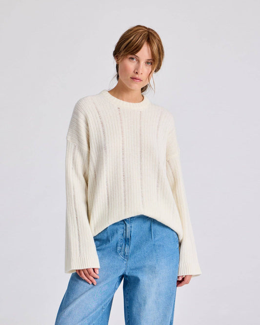 Maglione in lana d’agnello biologica a maniche lunghe con lavorazione drop needle