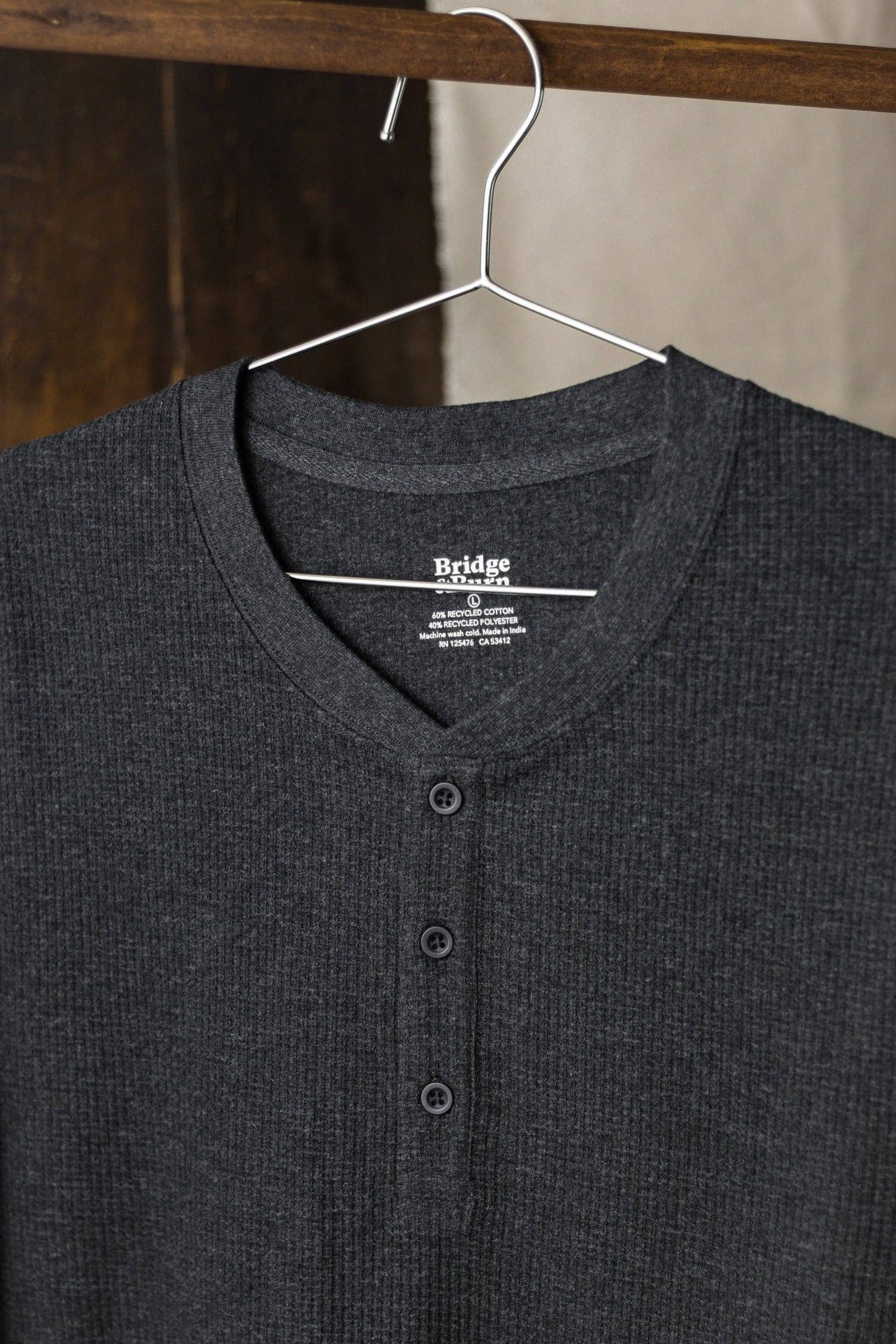 Henley a coste in waffle riciclato da donna color carbone mélange