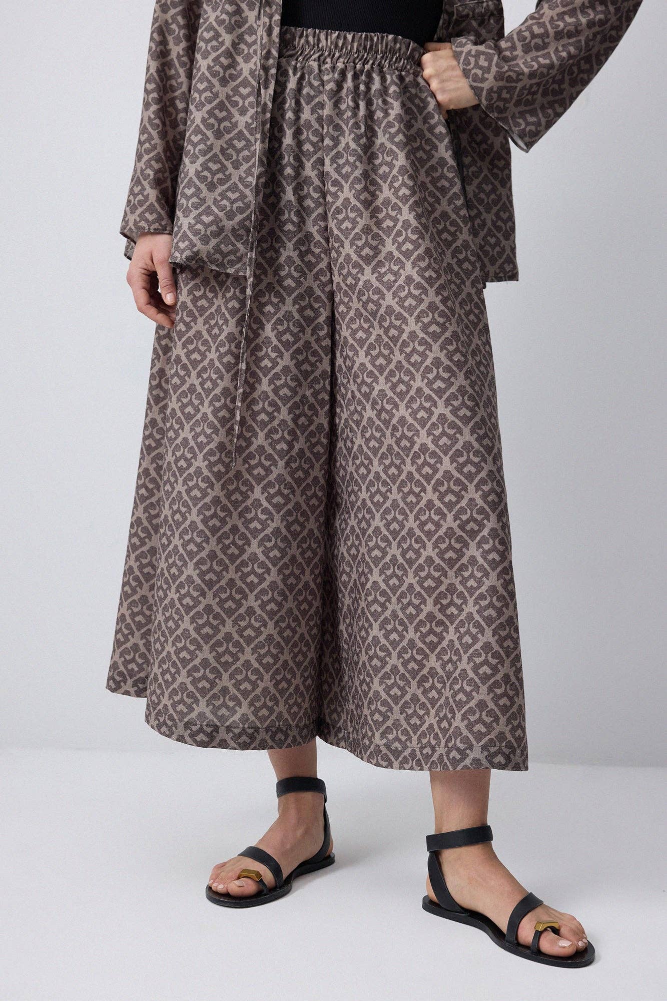 Set kimono e pantaloni culotte a fantasia