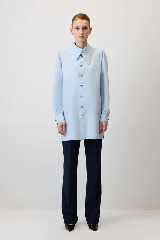 Camicia oversize azzurra con bottoni in metallo