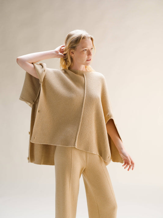 Maglione mantella oversize in misto cashmere