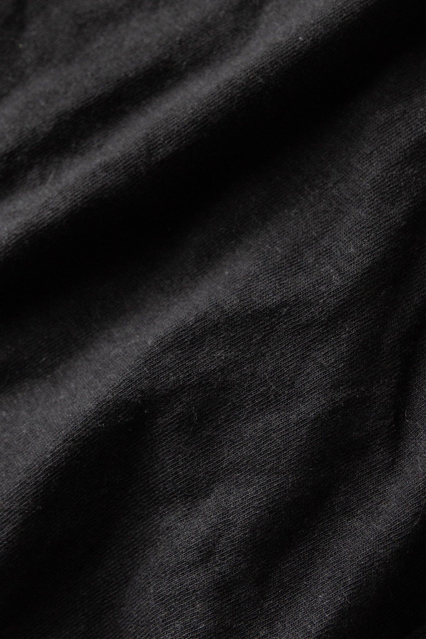 T-shirt con taschino in canapa biologica nero lavato