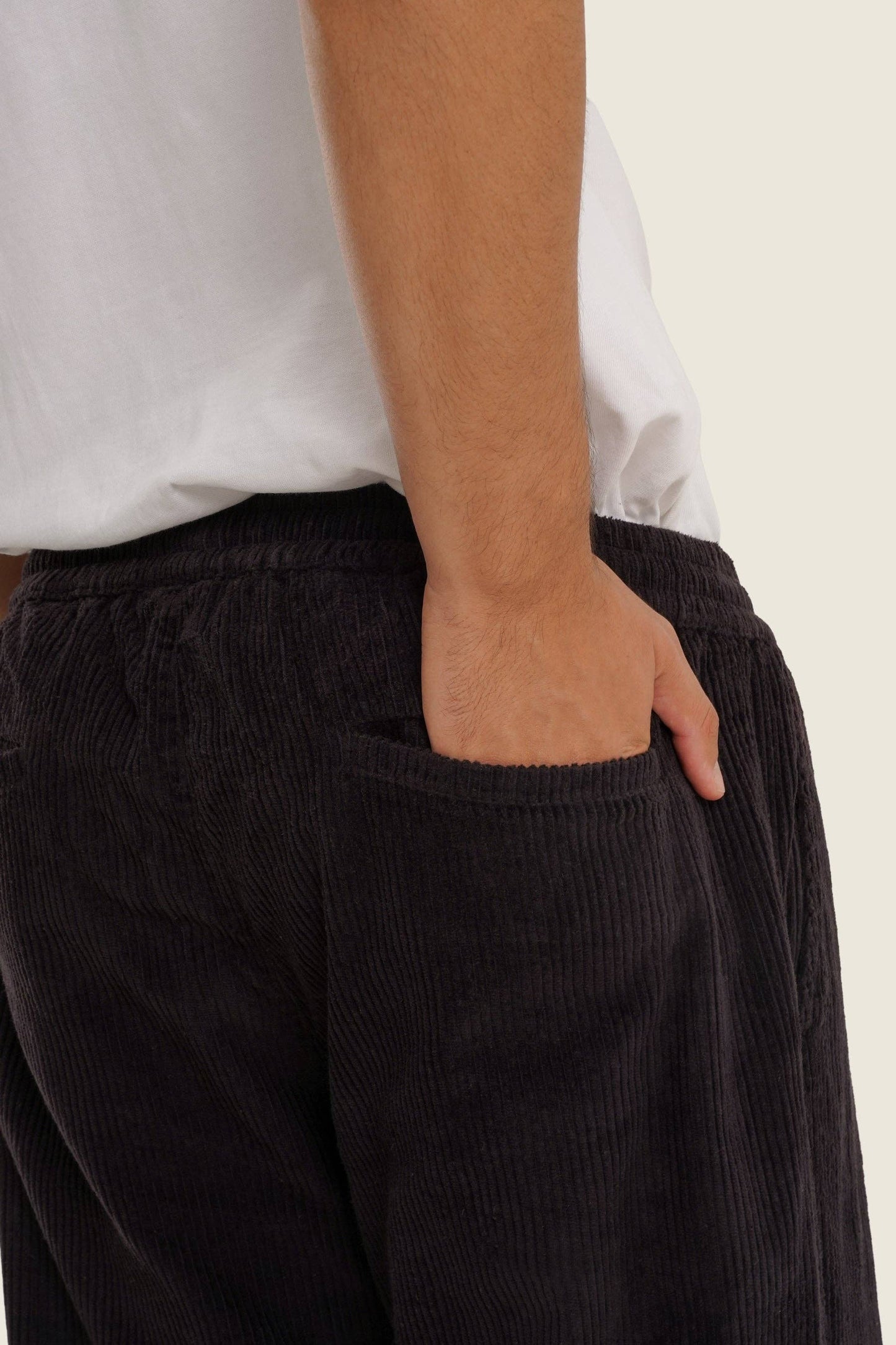 Pantaloni in velluto a coste color carbone