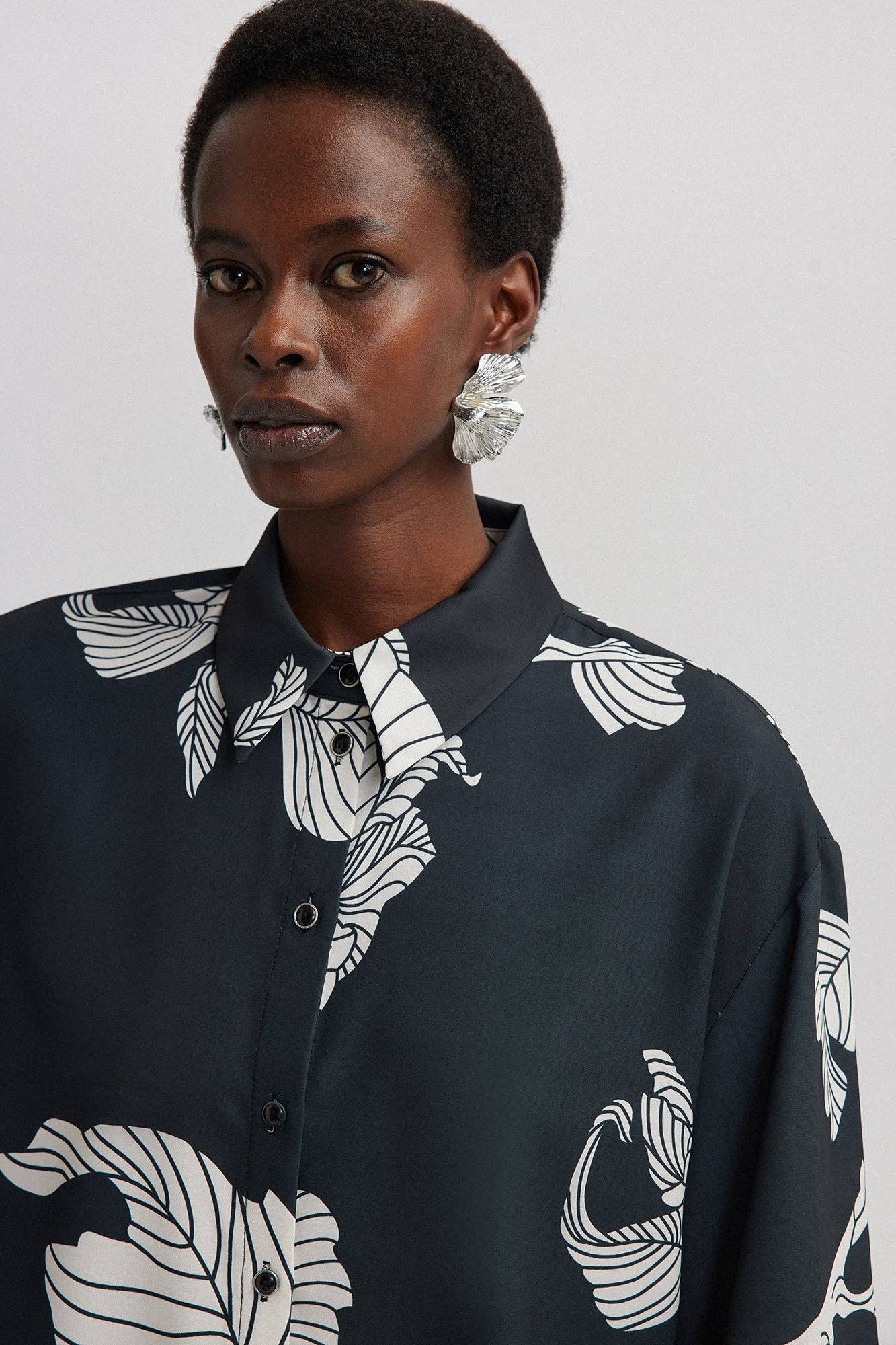 Camicia in raso con stampa floreale