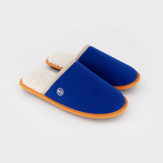 Pantofole in velluto a coste blu elettrico con interno sherpa