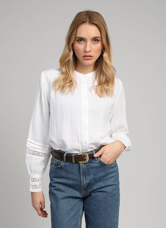 Camicia bianca con inserti in pizzo