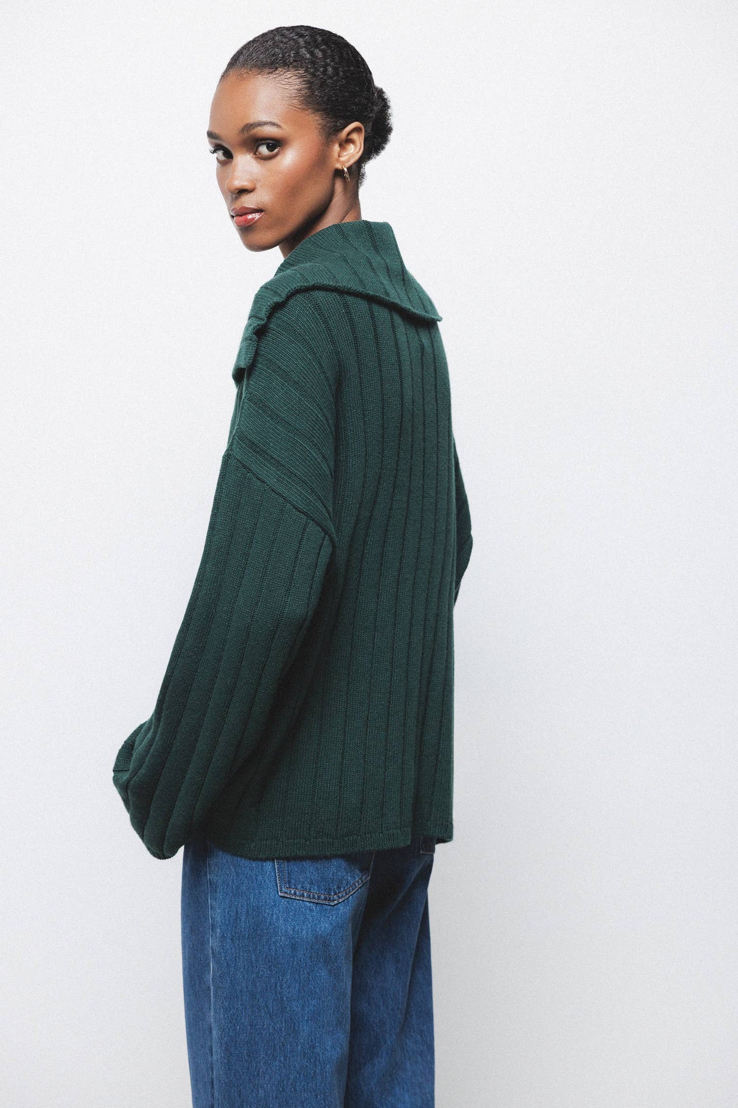 Cardigan a costine con maxi collo