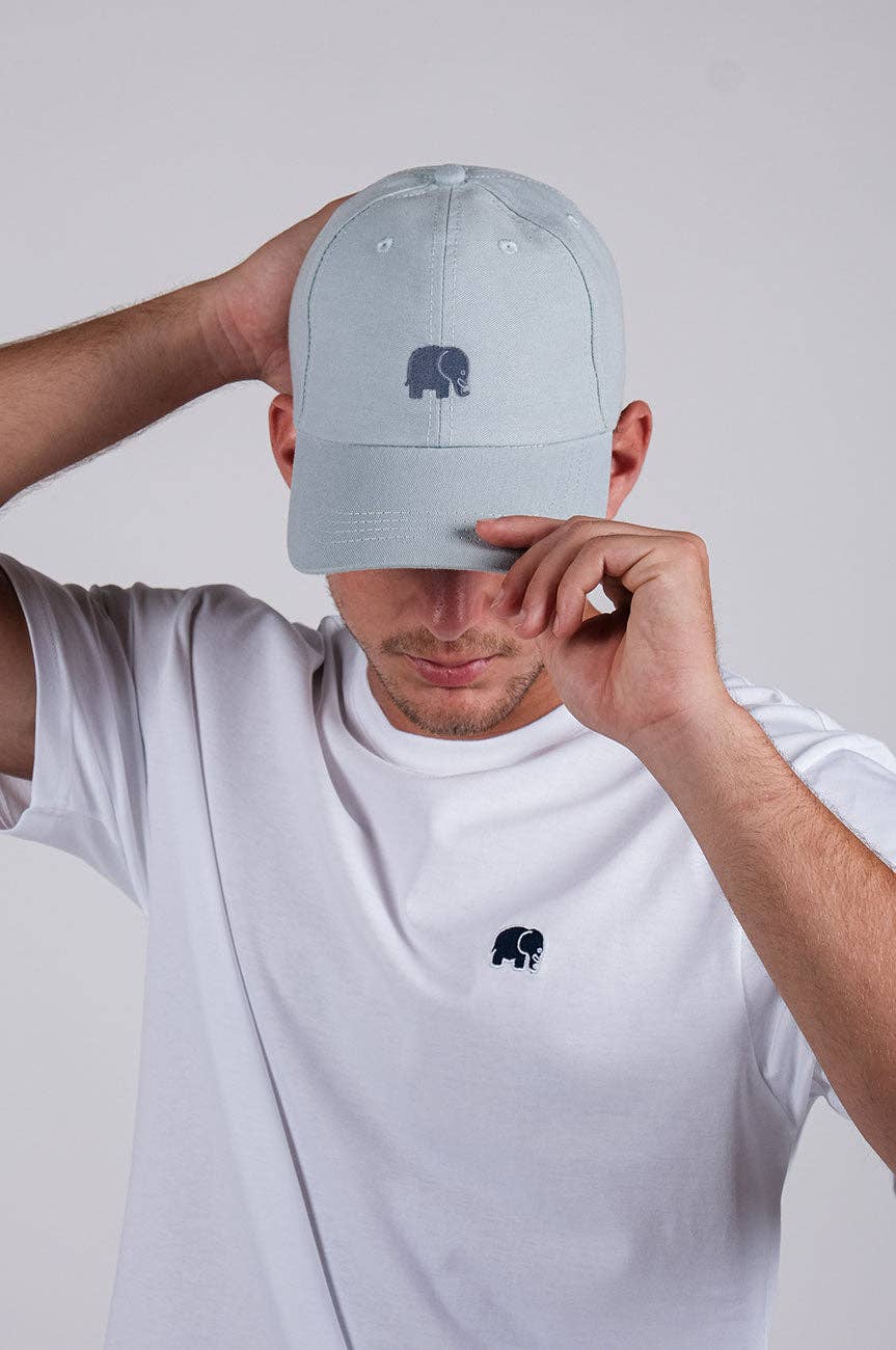 Cappellino dad hat azzurro cielo con logo elefante ricamato