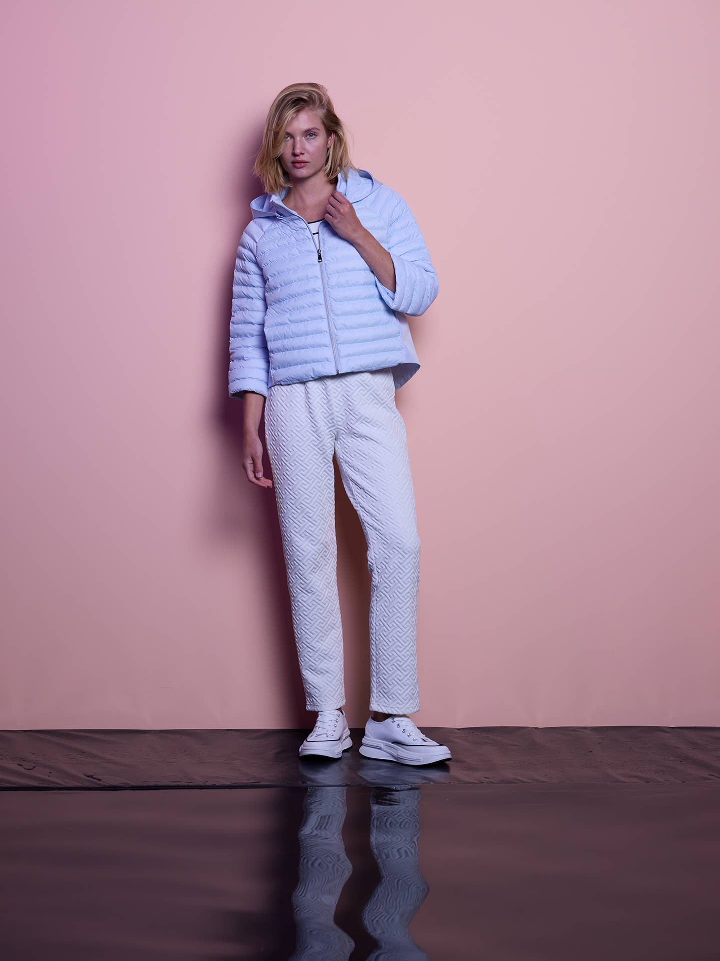 Giacca imbottita con cappuccio in nylon da donna