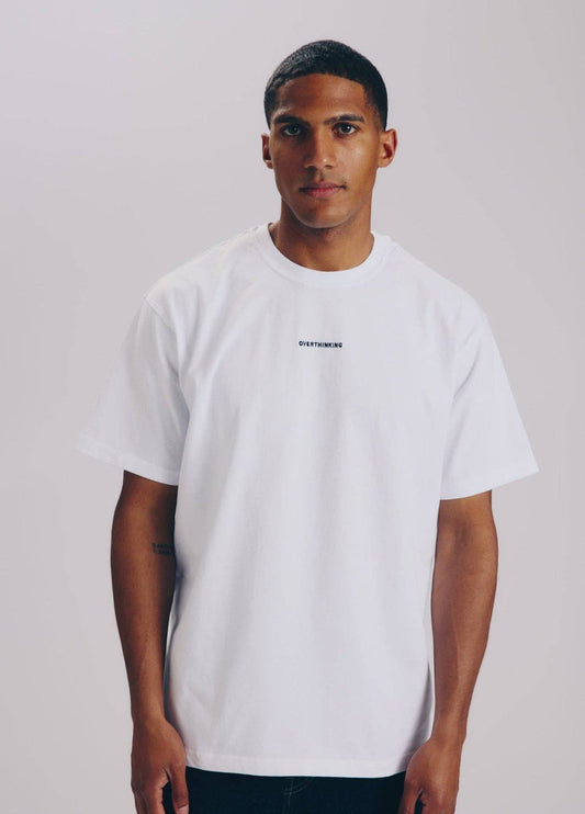 T-shirt oversize con scritta Overthinking