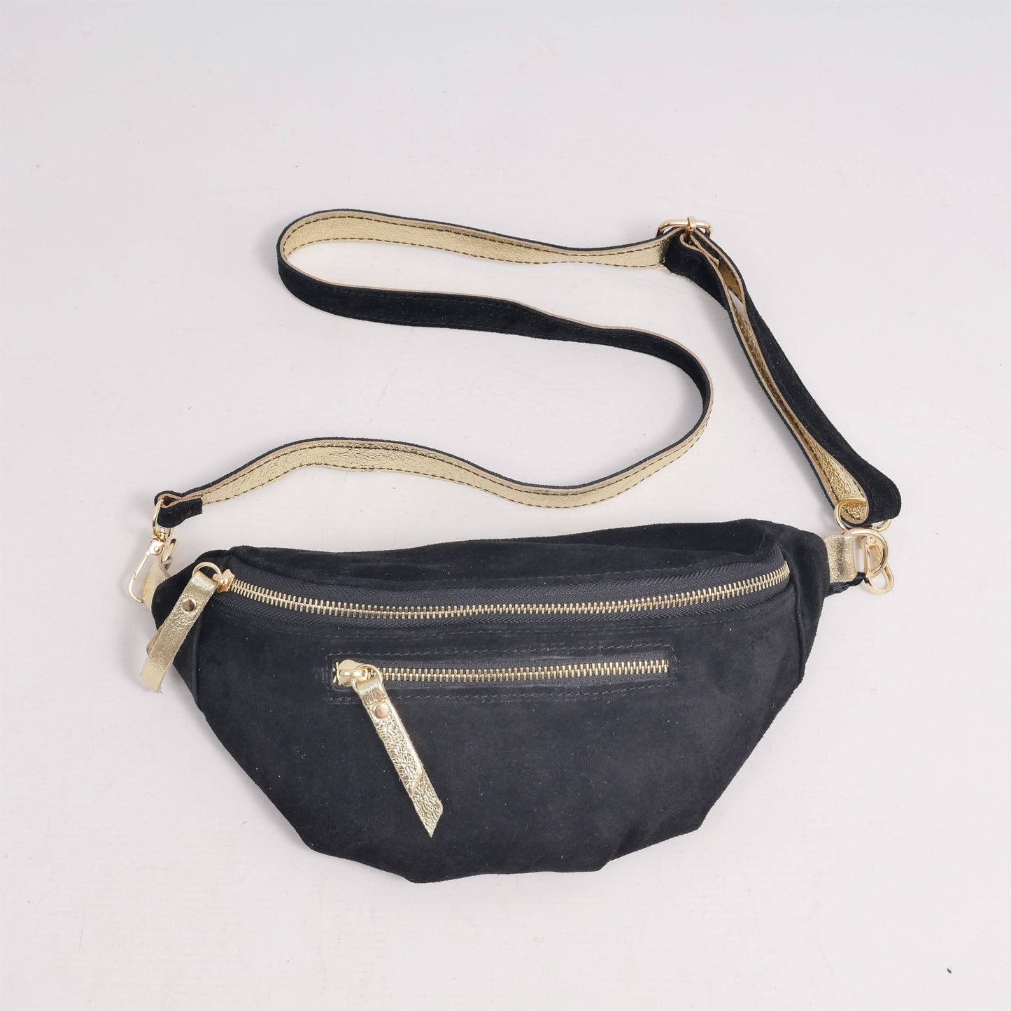 Marsupio in suede con dettagli in pelle dorata