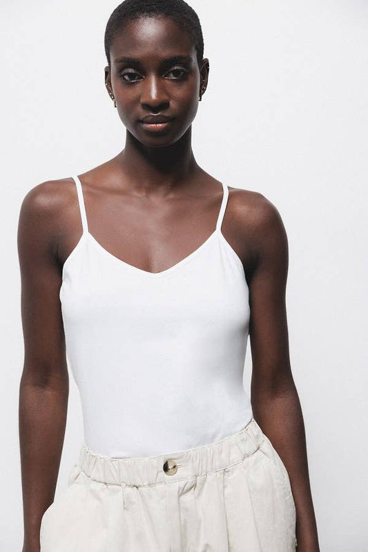 Top basic con scollo a V e spalline sottili