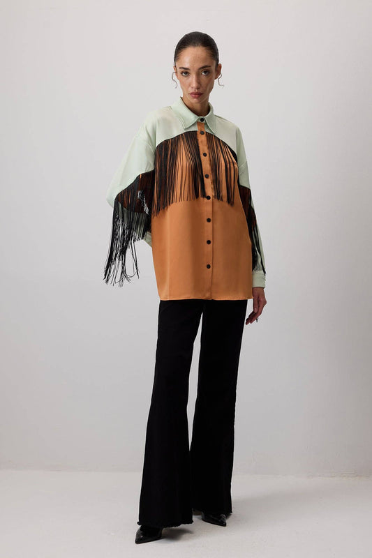 Camicia in raso color block con frange stile western
