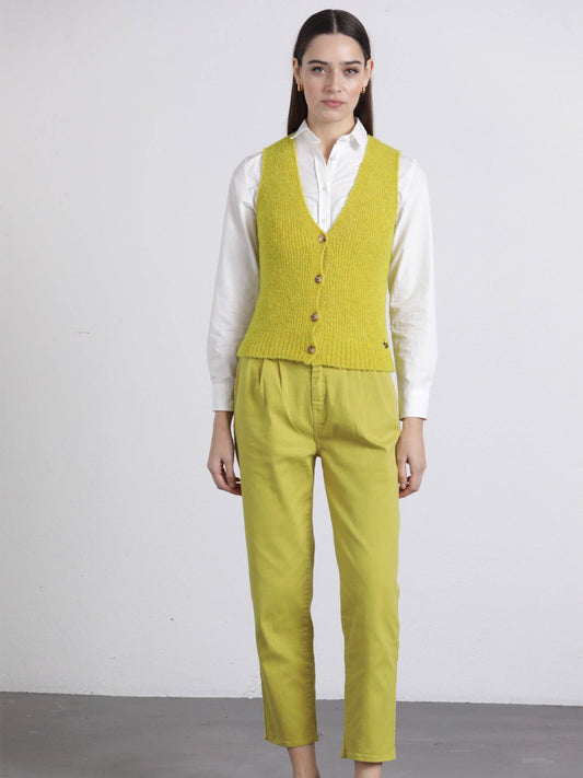Gilet in maglia con bottoni in legno
