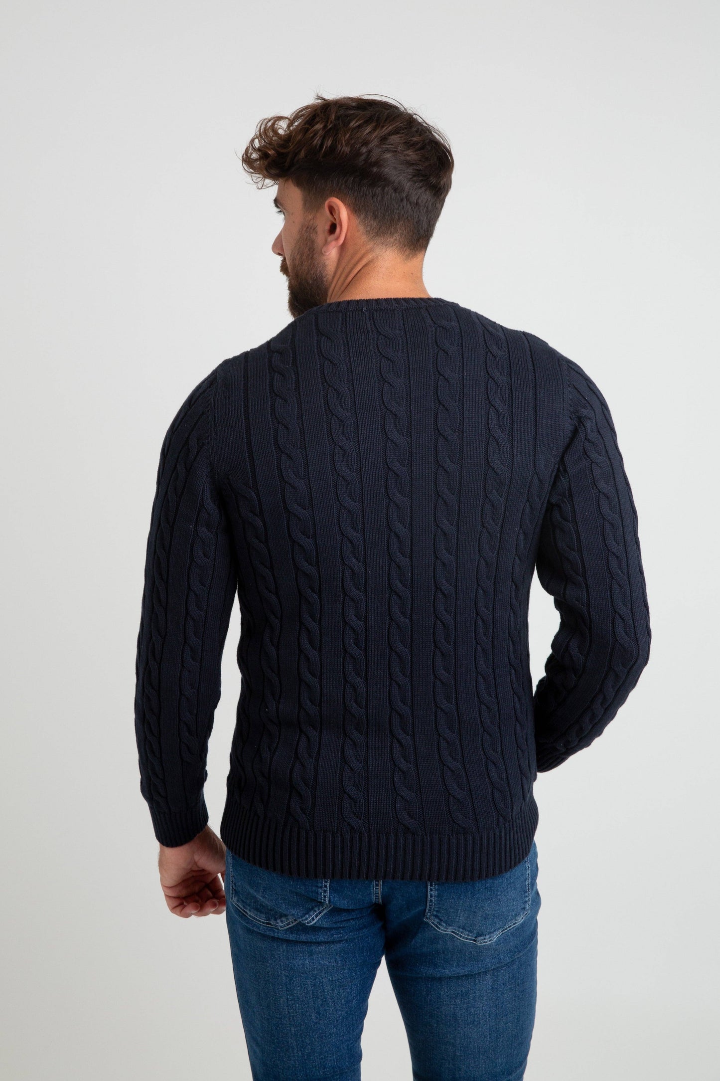 Maglione a trecce blu navy con bandiera