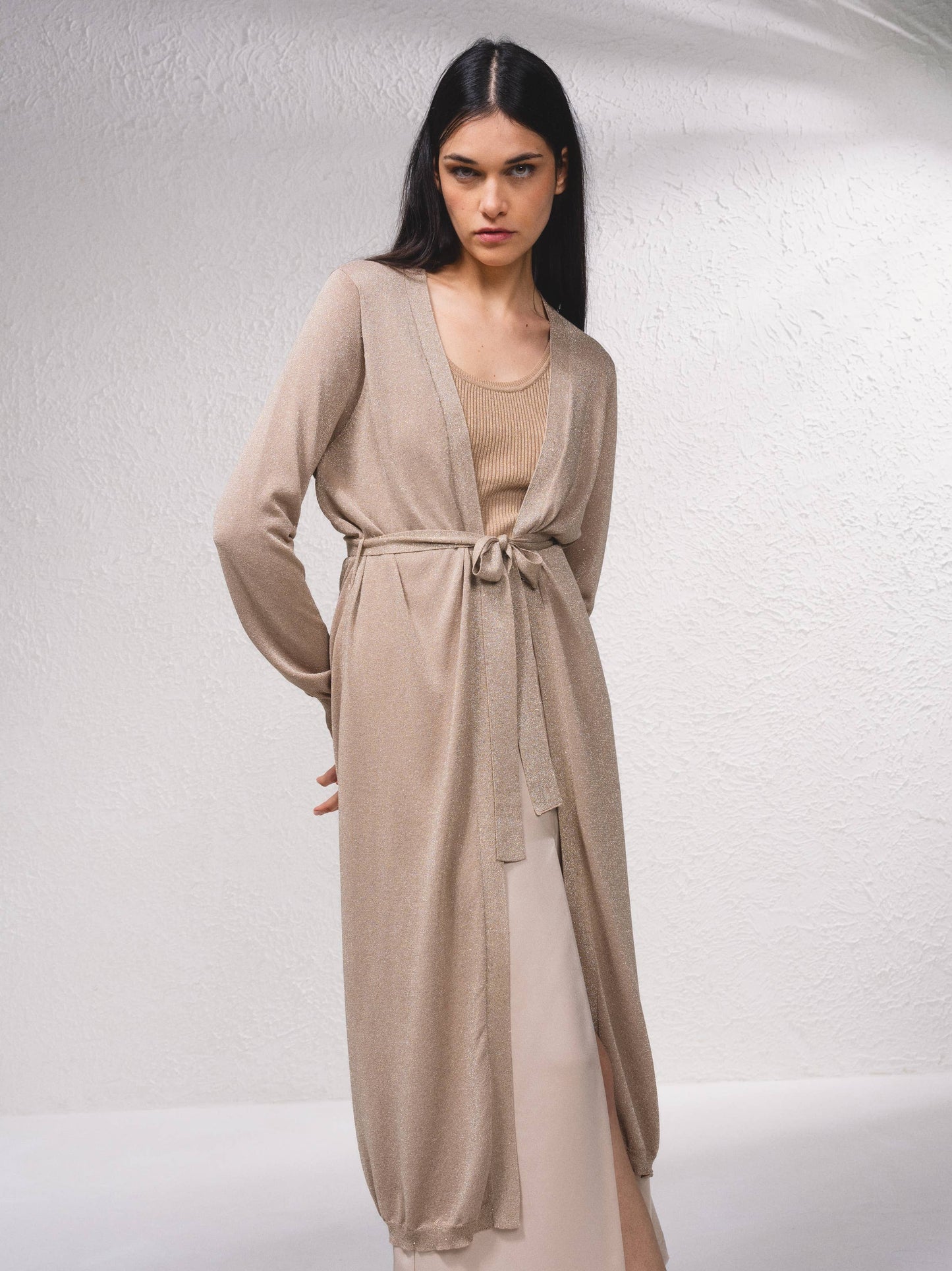 Cappotto lungo lucido con cintura