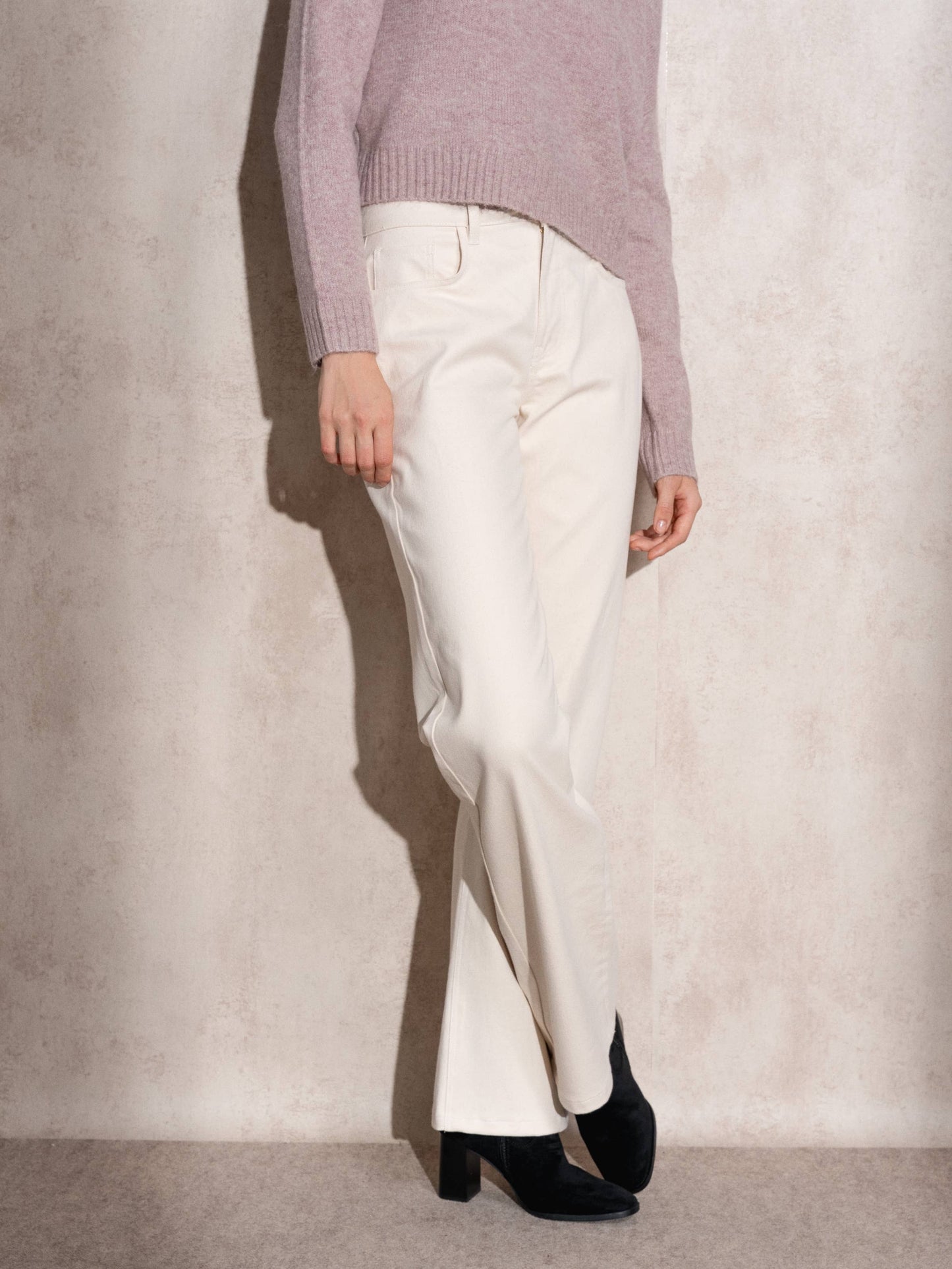 Jeans a gamba dritta color crema