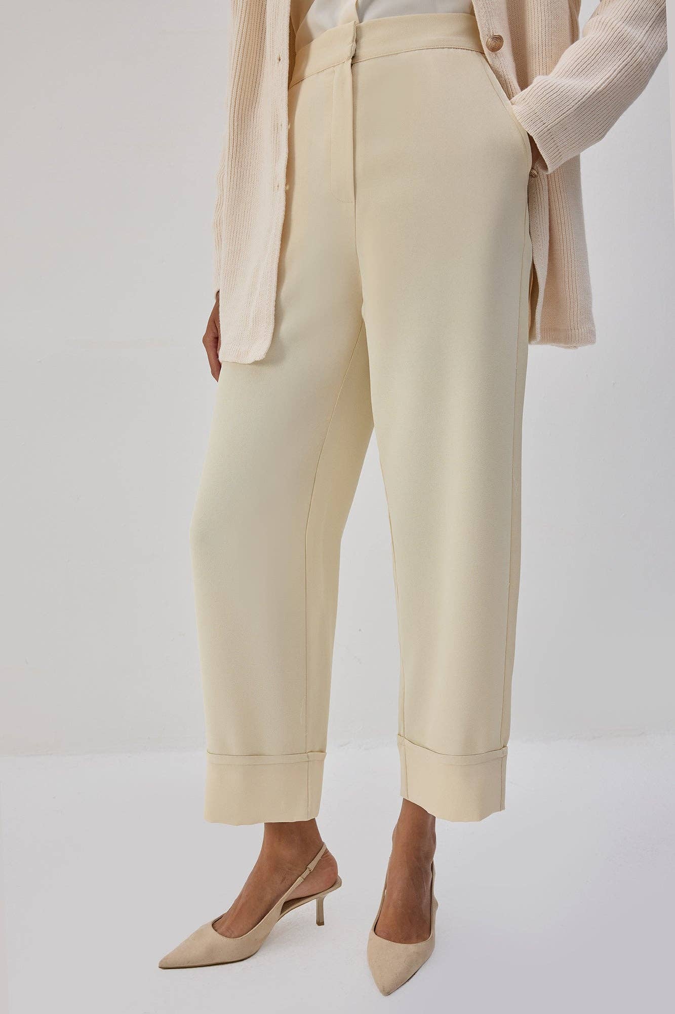 Pantaloni a vita alta a gamba ampia