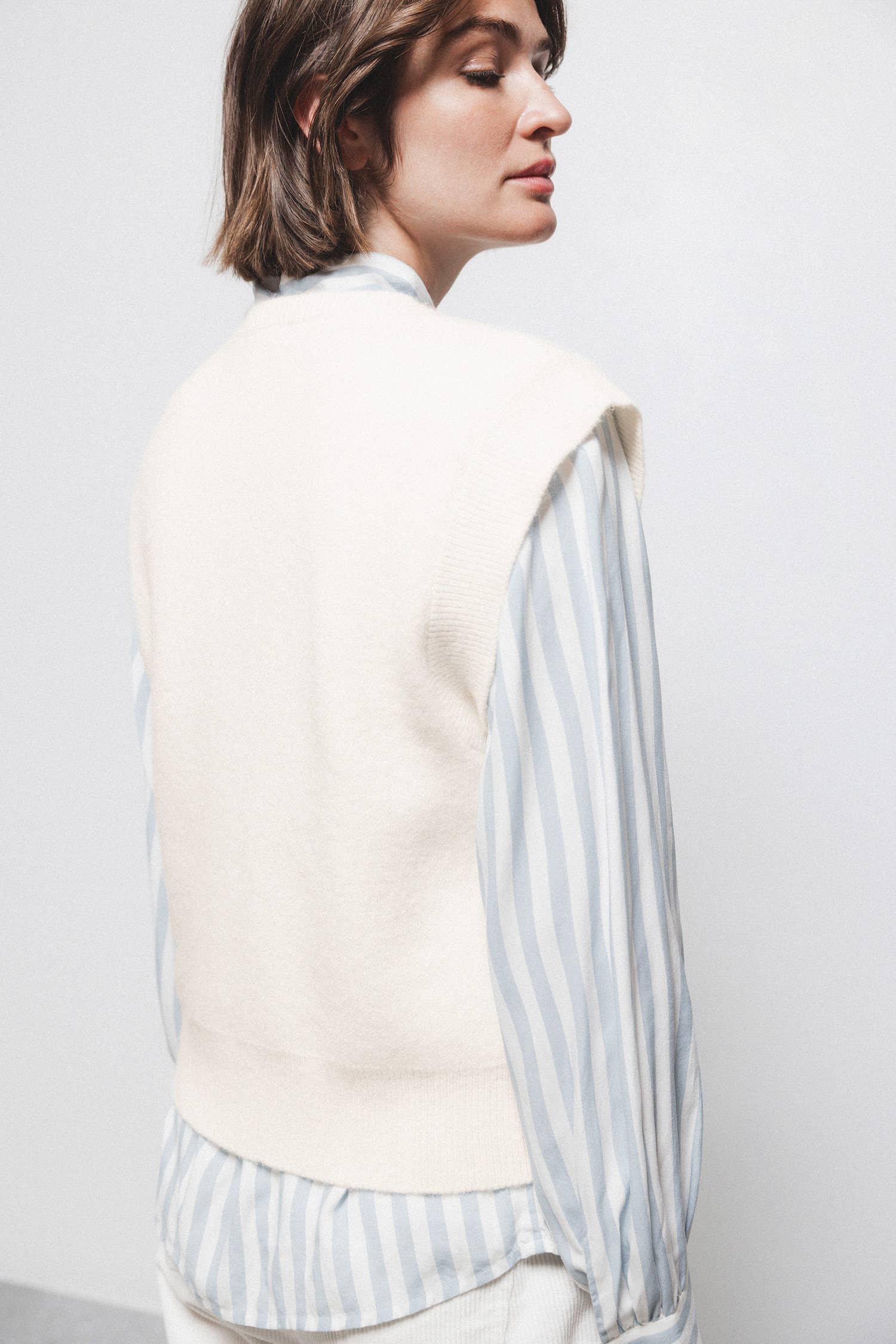 Gilet in maglia rasata girocollo