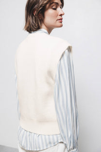 Gilet in maglia rasata girocollo