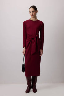 Abito midi bordeaux con nodo frontale in misto viscosa