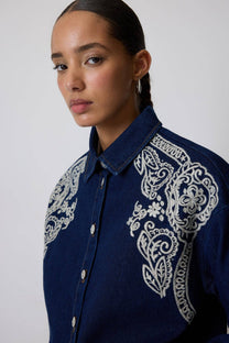 Camicia in denim blu scuro ricamata stile western