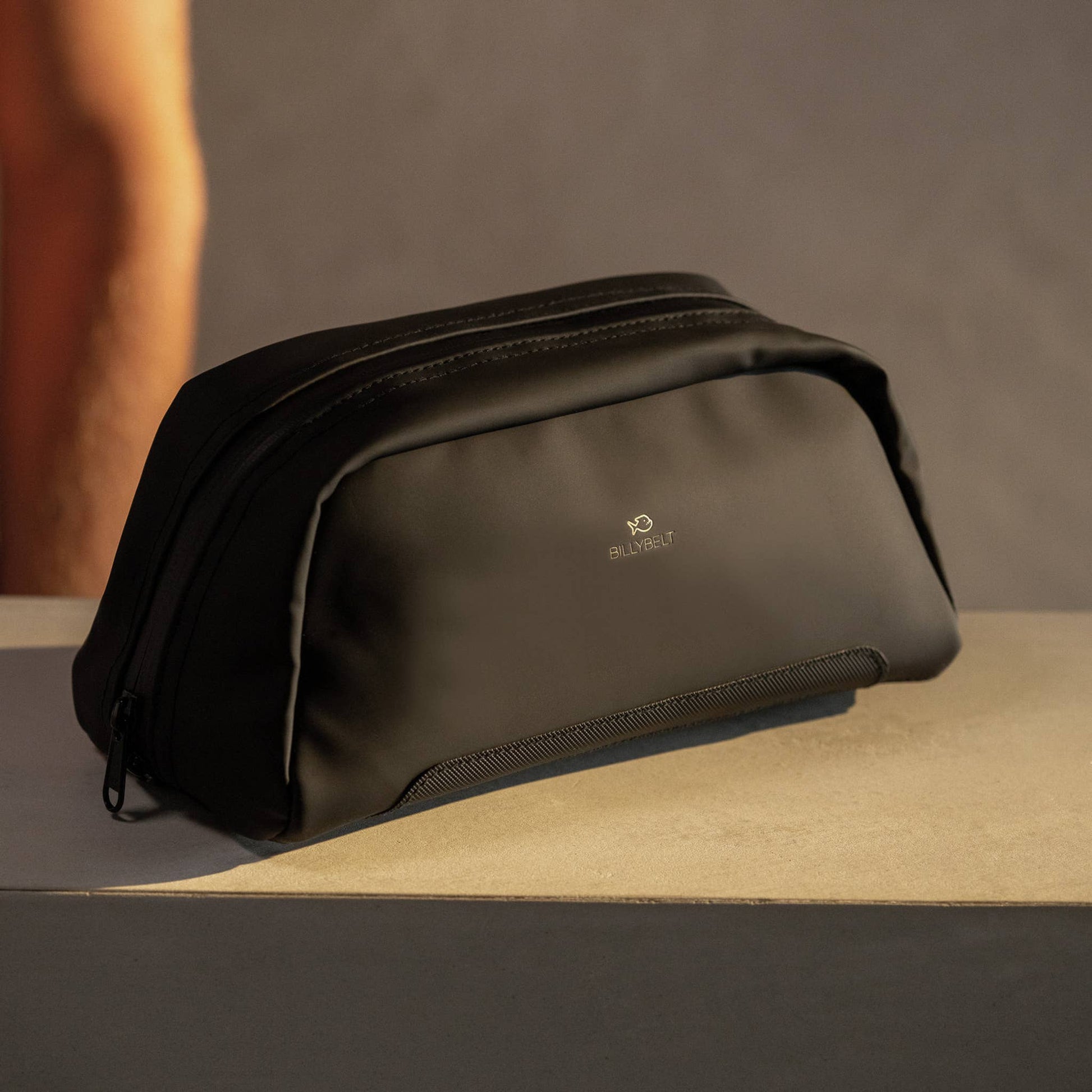 Borsa da toilette nera da uomo in poliestere e PU