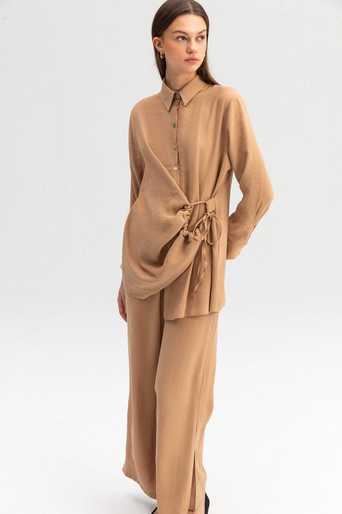 Set camicia e pantaloni a vita alta in Tencel