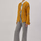 Cardigan in maglia senape con cintura a contrasto