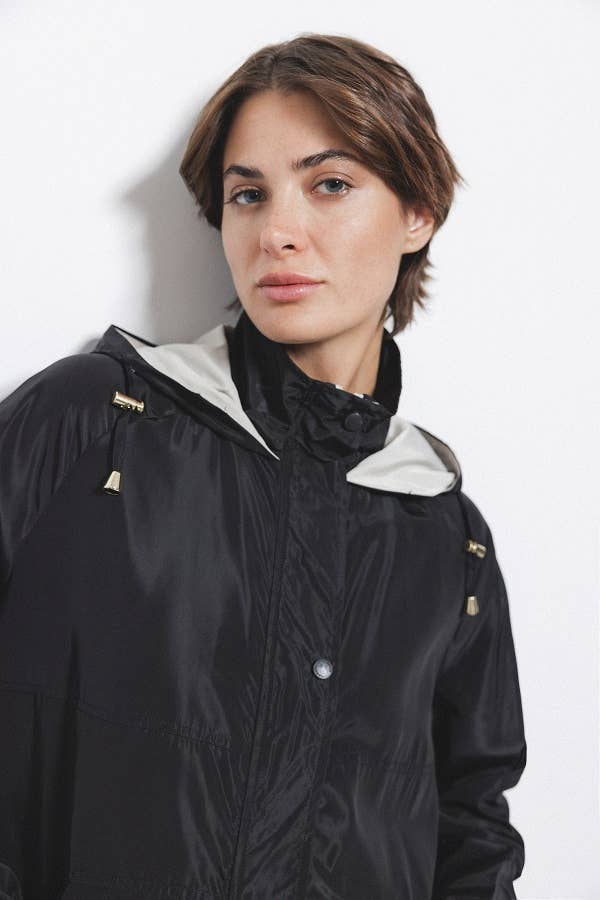 Parka lungo da donna con cappuccio e tasche