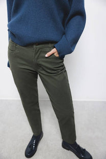 Pantaloni dritti in cotone stretch