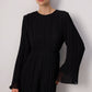 Abito lungo elegante in chiffon plissettato con maniche fluide