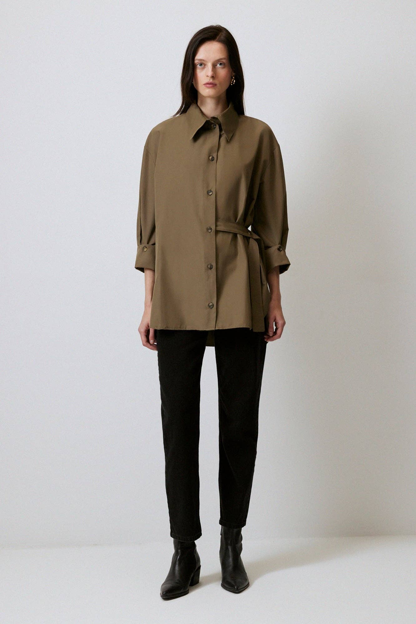 Camicia asimmetrica con cintura