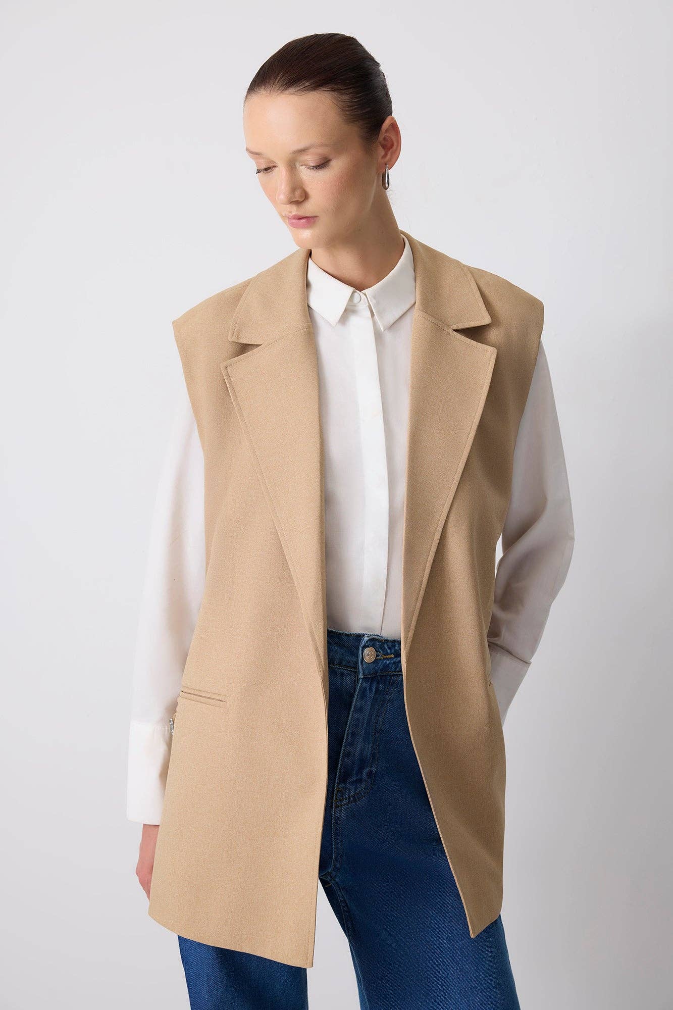 Gilet doppiopetto beige con cintura