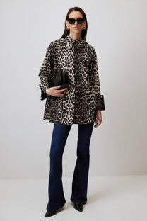 Camicia oversize in cotone con stampa leopardata e polsini ampi