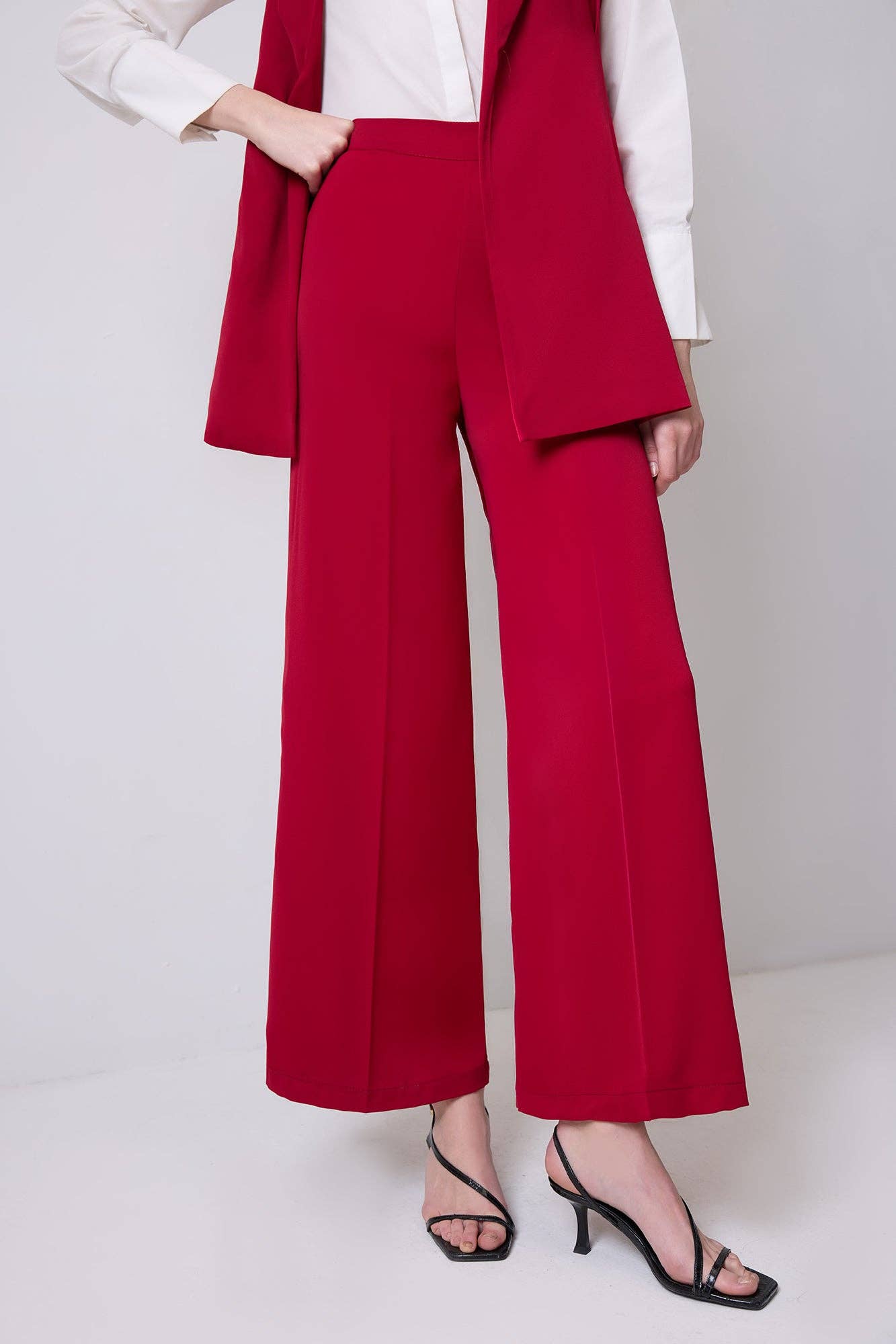 Completo gilet doppiopetto plissettato con pantaloni palazzo