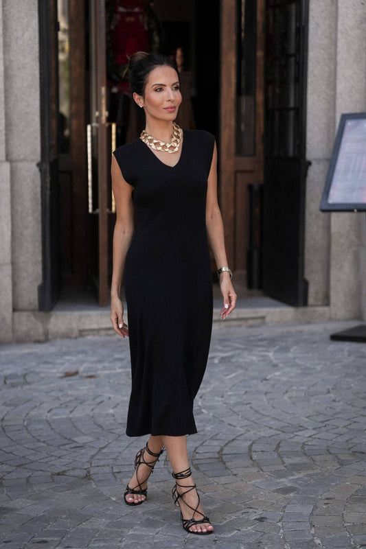 Abito midi nero con scollo a V