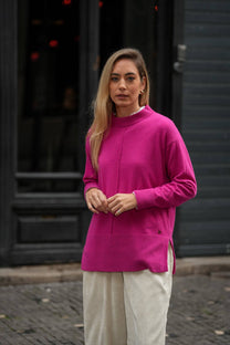 Maglione oversize in maglia con cucitura frontale