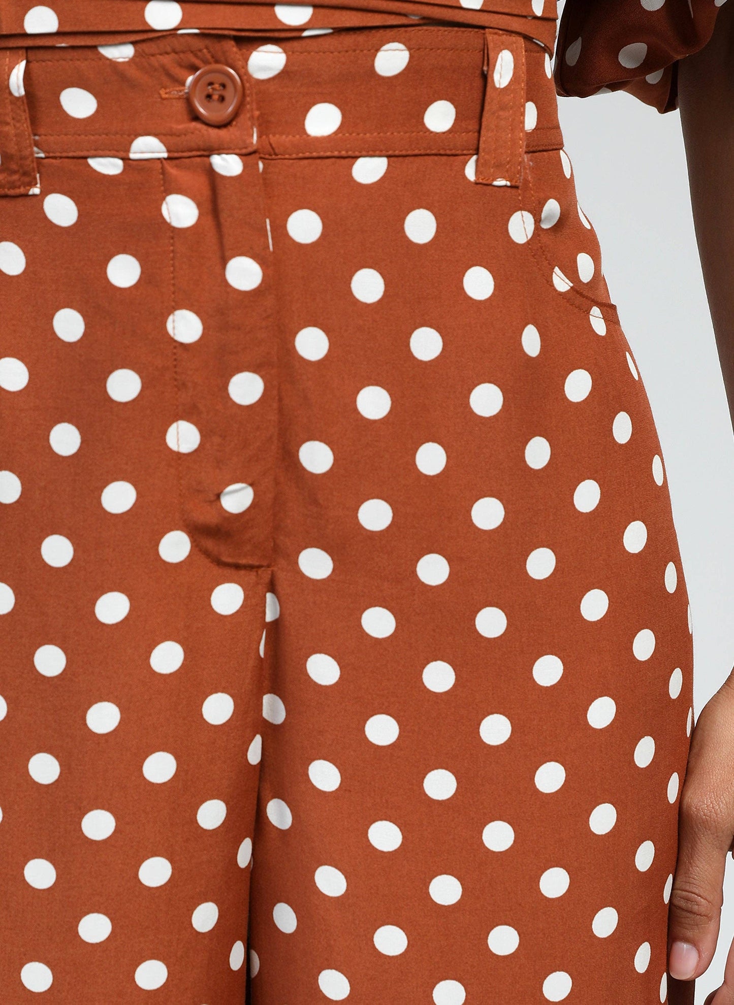 Pantaloni flare a pois caramello a vita alta