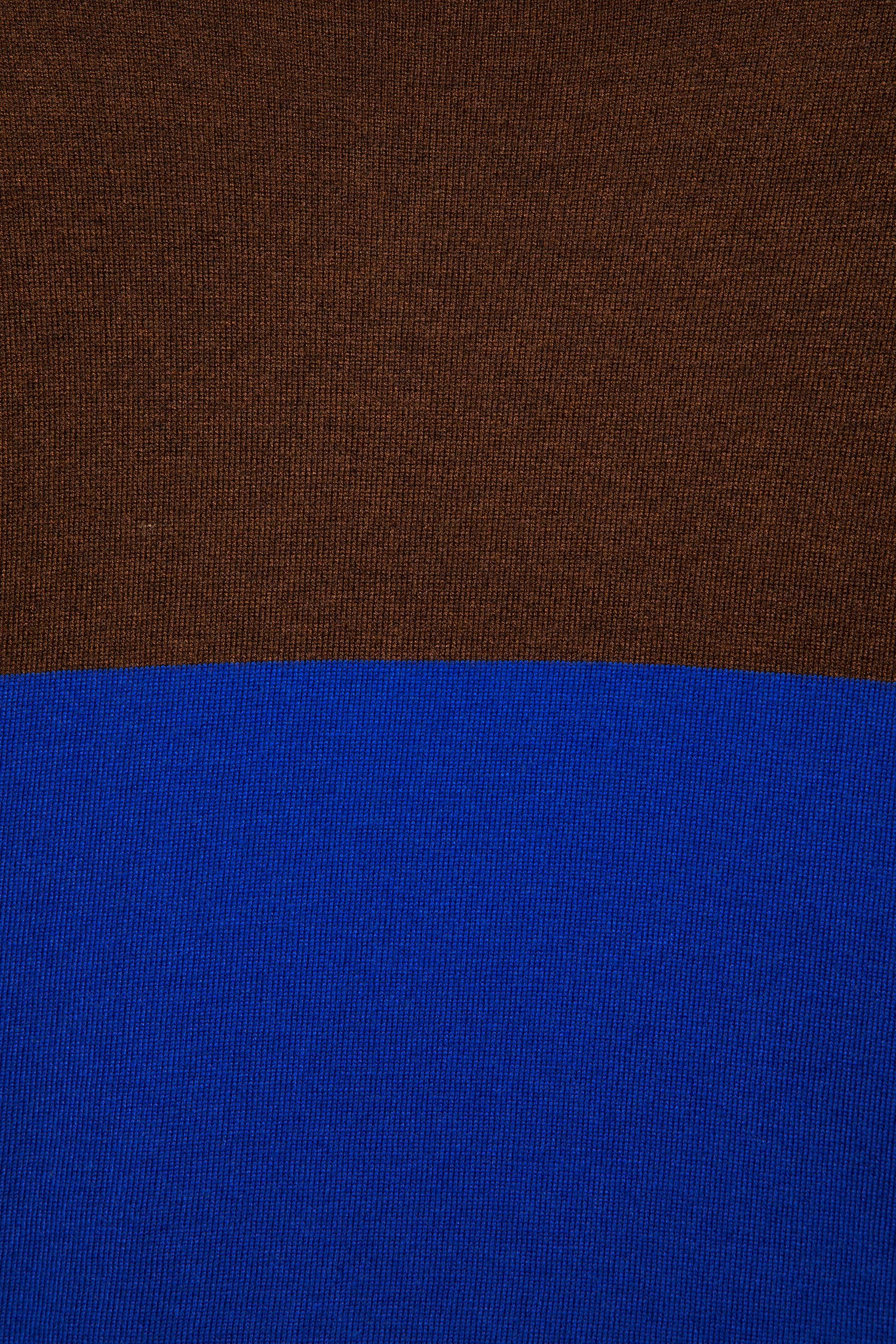 Maglione a maglia bicolore con finiture a coste
